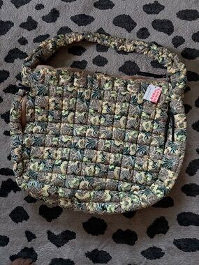 Quilted Floral Pattern Women’s Shoulder Bag in Green and Cream